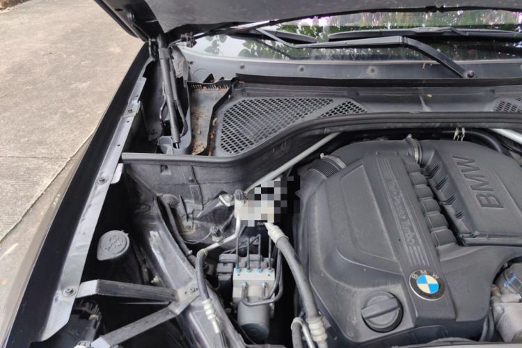 Used BMW X5 2014 xDrive35i Elegant Edition Engine Bay Right