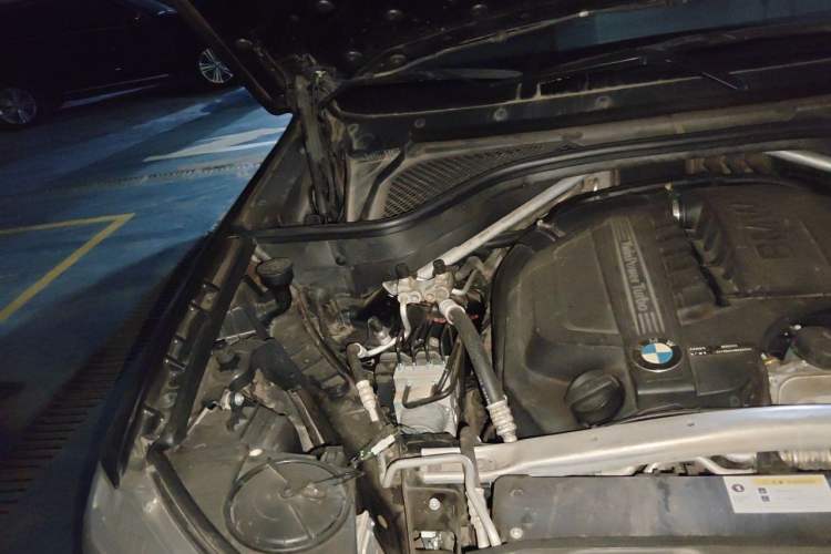 Used BMW X5  Engine Bay Right