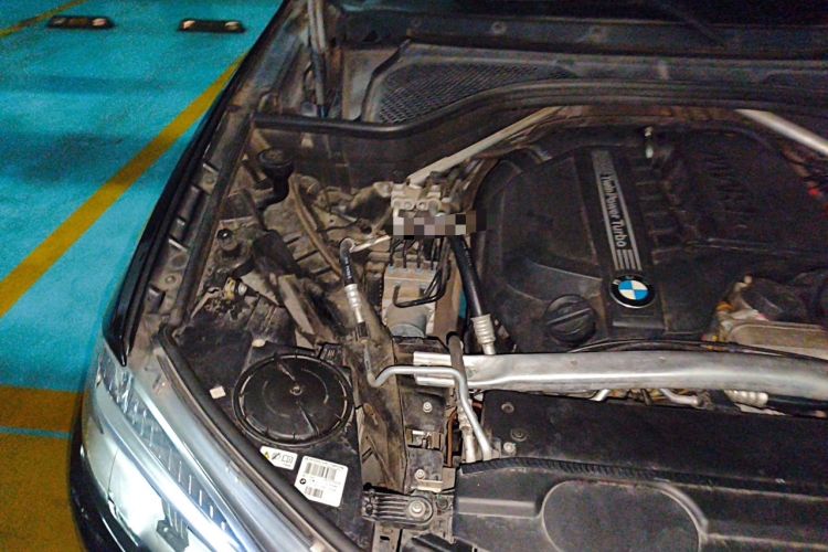 Used BMW X5 2014 xDrive35i Elegant Edition Engine Bay Right