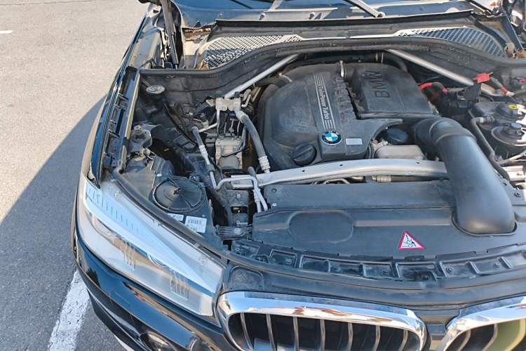 Used BMW X5 2014 xDrive35i Elegant Edition Engine Bay Right