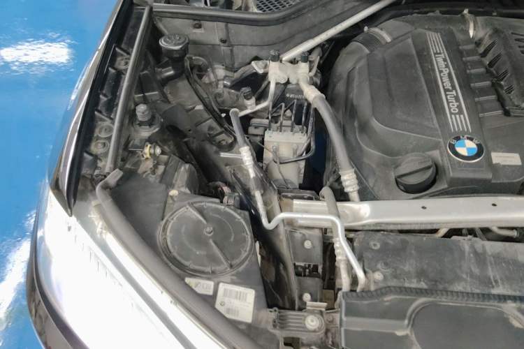 Used BMW X5 2014 xDrive35i Leading Model Engine Bay Right