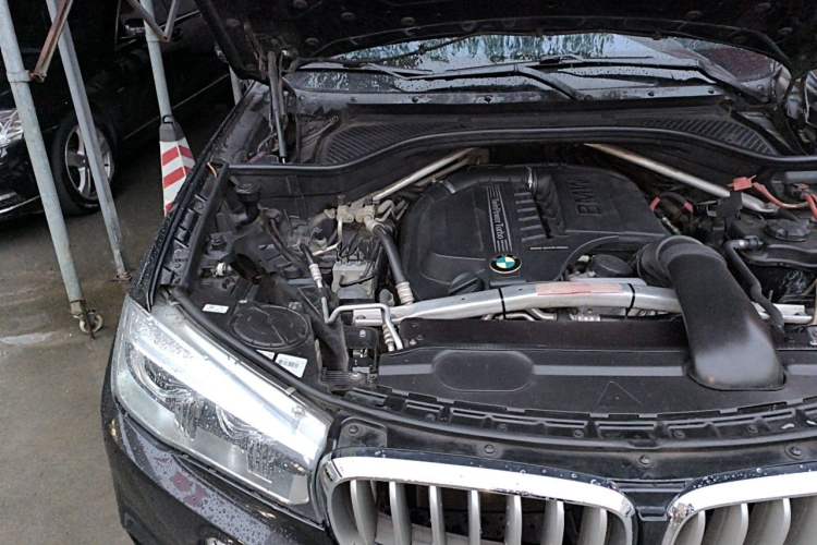 Used BMW X5  Engine Bay Right