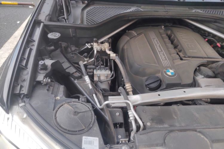 Used BMW X5 2014 xDrive35i Leading Model Engine Bay Right