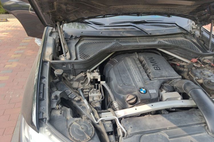 Used BMW X5 2014 xDrive35i Leading Model Engine Bay Right