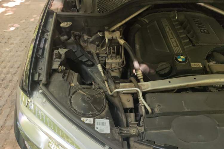 Used BMW X5 2014 xDrive35i Leading Model Engine Bay Right