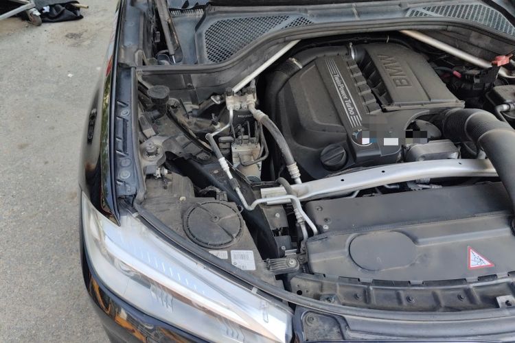 Used BMW X5 2014 xDrive35i Leading Model Engine Bay Right