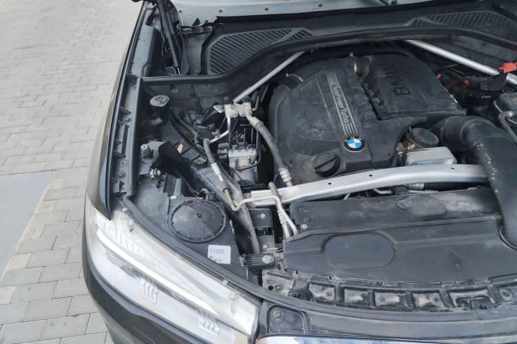 Used BMW X5 2014 xDrive35i Elegant Edition Engine Bay Right