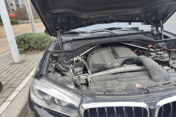 Used BMW X5 2014 xDrive35i Luxury Edition Engine Bay Right