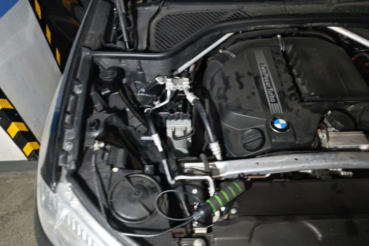 Used BMW X5 2014 xDrive35i Elegant Edition Engine Bay Right