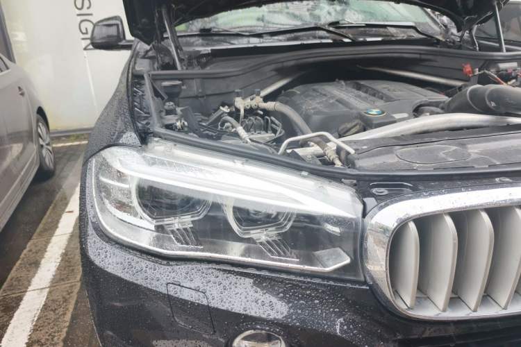 Used BMW X5 2014 xDrive35i Luxury Edition Engine Bay Right