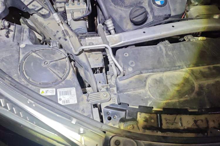 Used BMW X5 2014 xDrive35i Elegant Edition Engine Bay Right