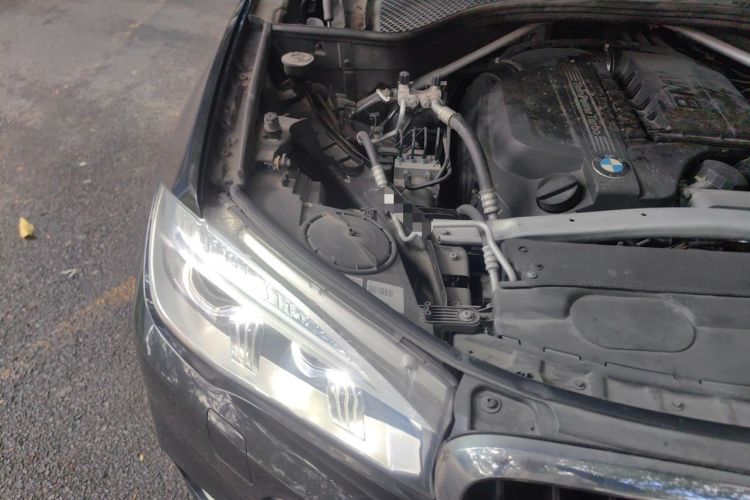 Used BMW X5 2014 xDrive35i Luxury Edition Engine Bay Right