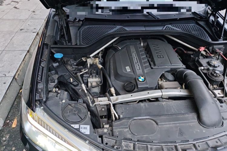 Used BMW X5 2014 xDrive35i Luxury Edition Engine Bay Right