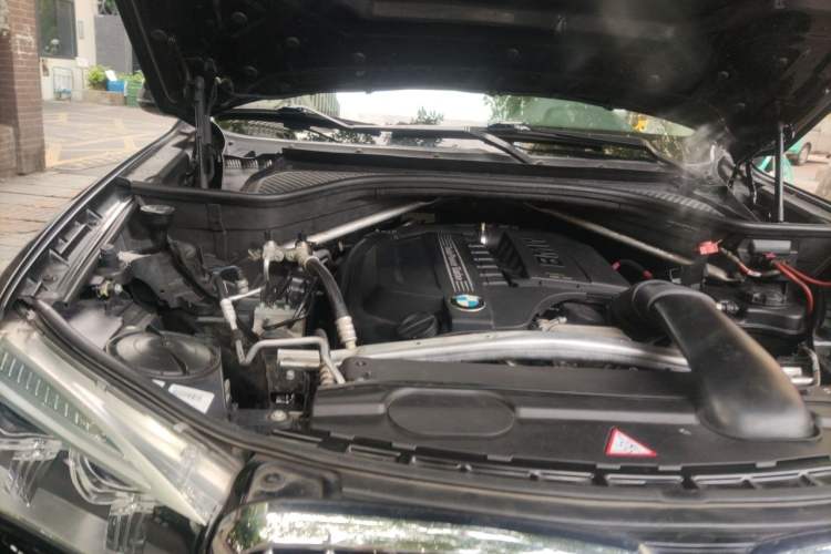 Used BMW X5  Engine Bay Right