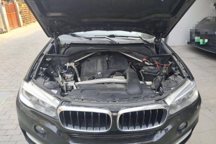 Used BMW X5 2014 xDrive35i Elegant Edition Engine Bay