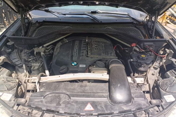 Used BMW X5 2014 xDrive35i Elegant Edition Engine Bay