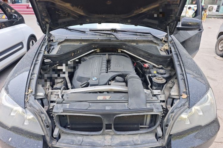 Used BMW X5  Engine Bay