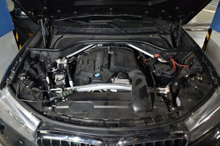 Used BMW X5 2014 xDrive35i Elegant Edition Engine Bay