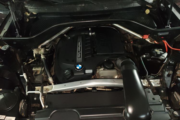 Used BMW X5 2014 xDrive35i Elegant Edition Engine Bay