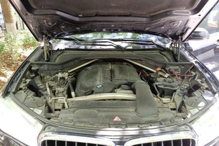 Used BMW X5 2014 xDrive35i Elegant Edition Engine Bay