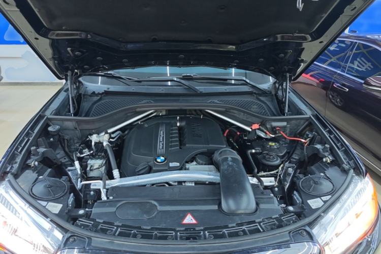 Used BMW X5 2014 xDrive35i Elegant Edition Engine Bay