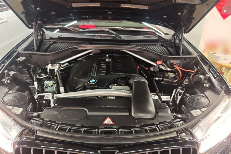 Used BMW X5 2014 xDrive35i Elegant Edition Engine Bay