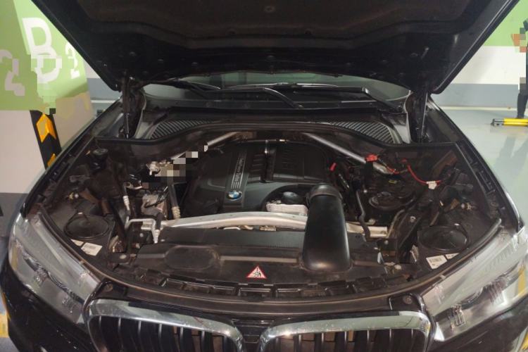 Used BMW X5 2014 xDrive35i Leading Model Engine Bay