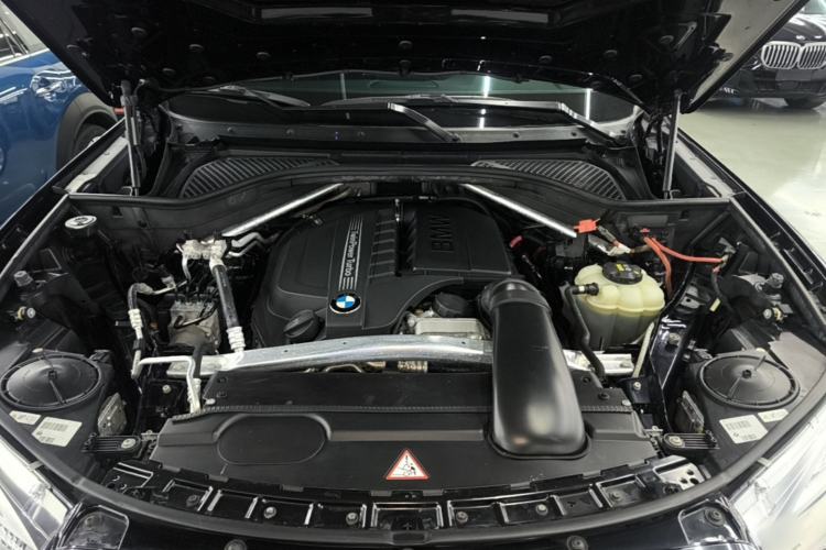 Used BMW X5 2014 xDrive35i Elegant Edition Engine Bay