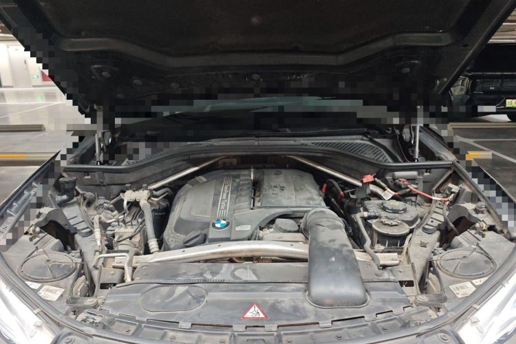 Used BMW X5 2014 xDrive35i Luxury Edition Engine Bay