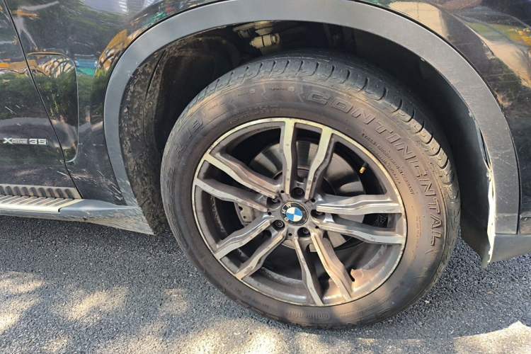 Used BMW X5 2014 xDrive35i Leading Model Exterior 1