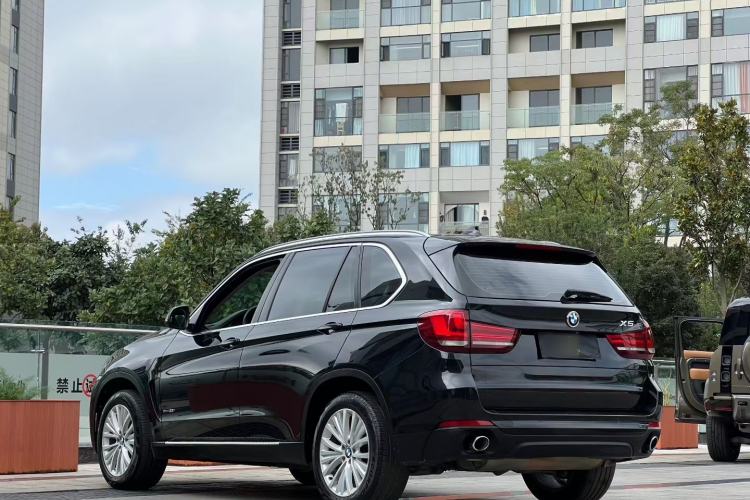 Used BMW X5 2014 xDrive35i Luxury Edition Exterior 2