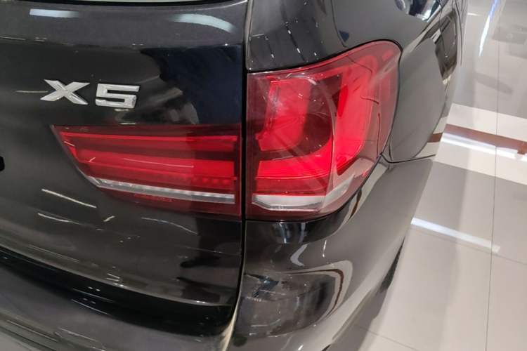 Used BMW X5 2014 xDrive35i Elegant Edition Exterior 3