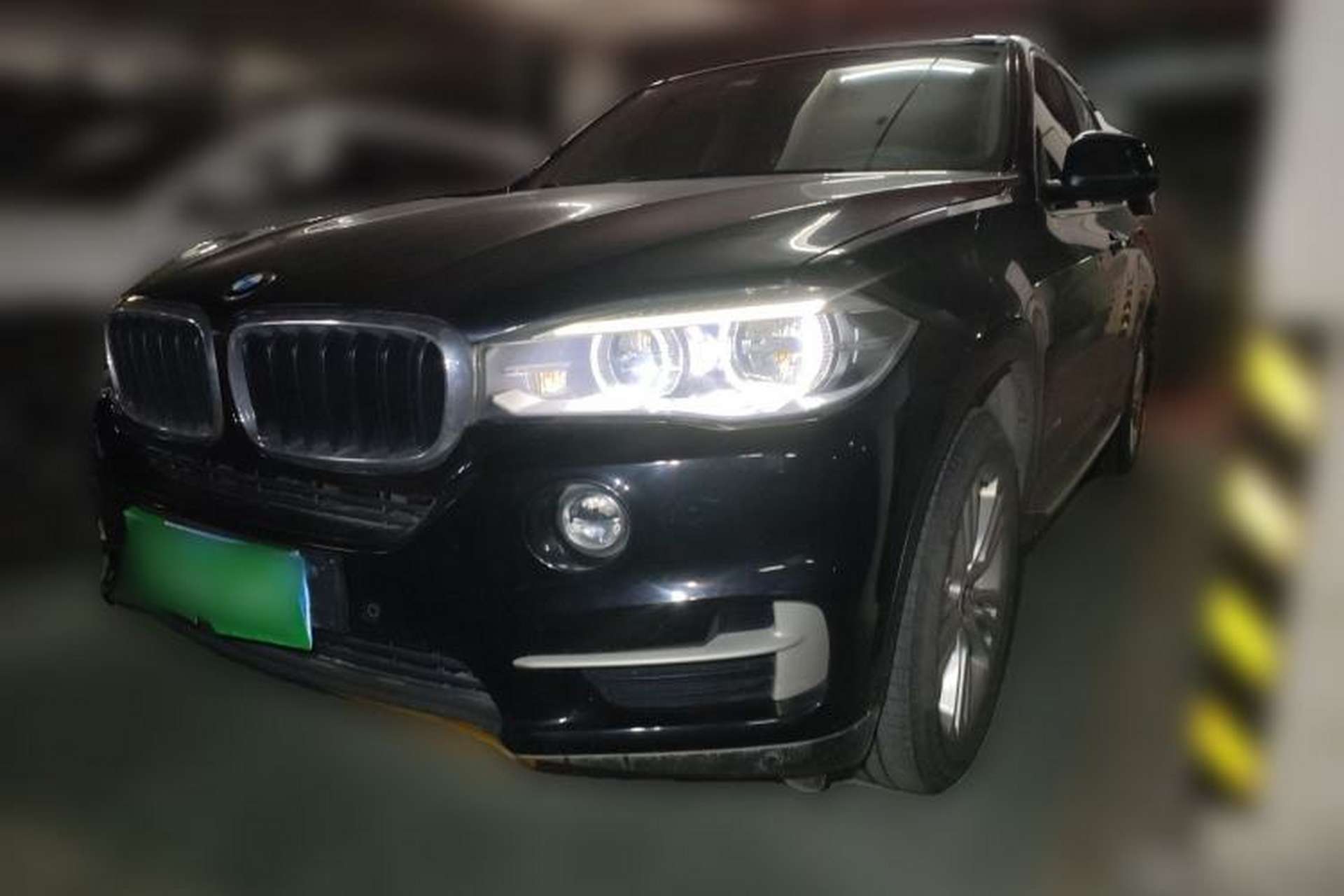 Used BMW X5 2014 xDrive35i U.S. specification Front Left 45 Deg
