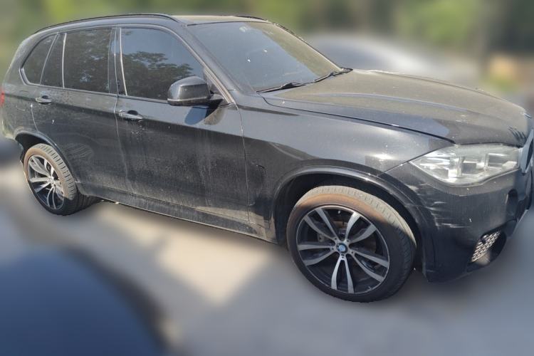 Used BMW X5 2014 xDrive35i Leading Model Front Right 45 Deg