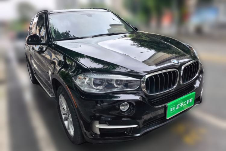 Used BMW X5  Front Right 45 Deg
