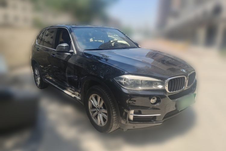 Used BMW X5 2014 xDrive35i Elegant Edition Front Right 45 Deg