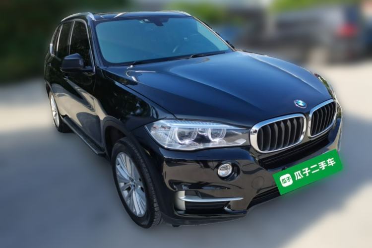Used BMW X5 2014 xDrive35i Leading Model Front Right 45 Deg