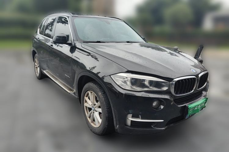 Used BMW X5 2014 xDrive30d Front Right 45 Deg