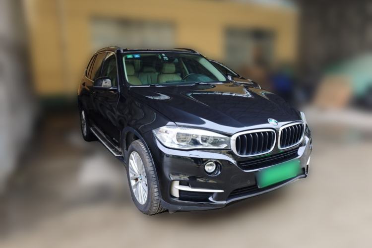 Used BMW X5 2014 xDrive35i Luxury Edition Front Right 45 Deg