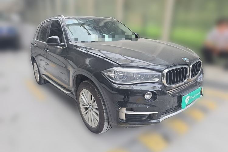 Used BMW X5 2014 xDrive35i Leading Model Front Right 45 Deg