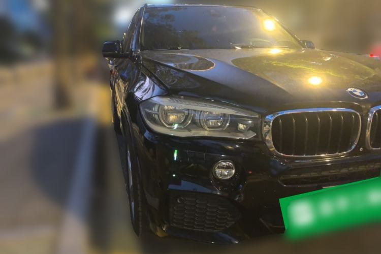 Used BMW X5 2014 xDrive35i Luxury Edition Front Right 45 Deg