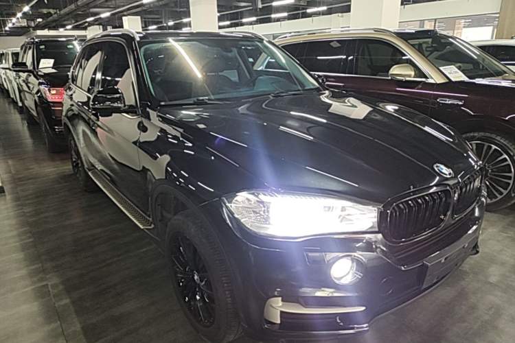 Used BMW X5 2014 xDrive35i Elegant Edition Front Right 45 Deg