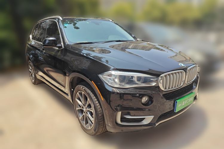 Used BMW X5 2014 xDrive35i Gasoline 5-seater U.S. specification Front Right 45 Deg