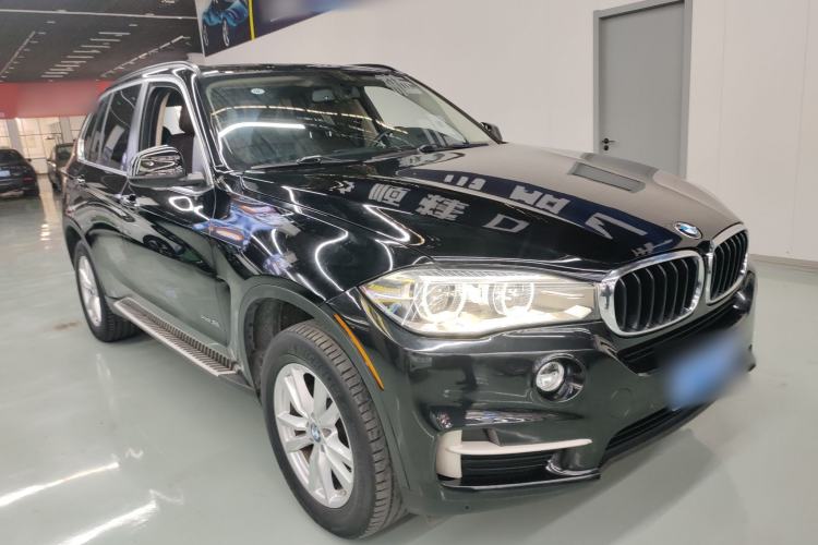 Used BMW X5 2014 xDrive35i Leading Model Front Right 45 Deg