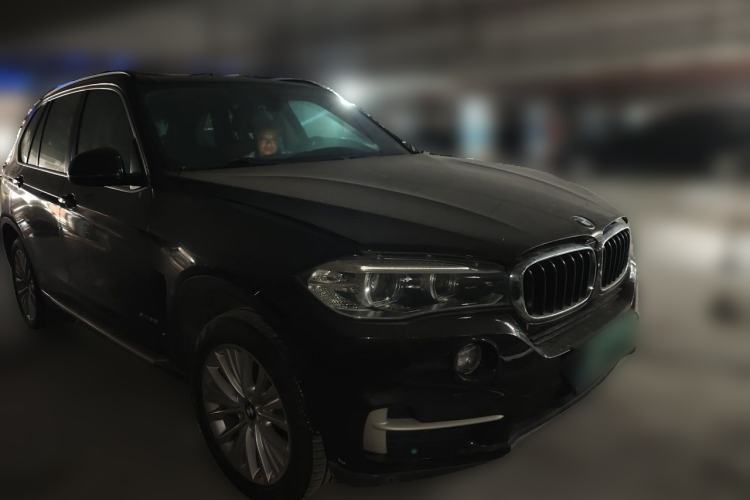 Used BMW X5 2014 xDrive35i Elegant Edition Front Right 45 Deg