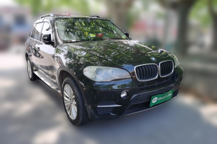 Used BMW X5  Front Right 45 Deg