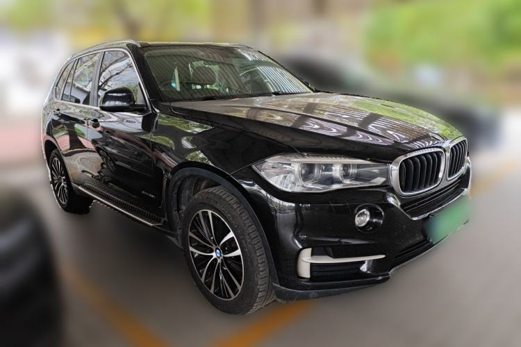 Used BMW X5 2014 xDrive35i Leading Model Front Right 45 Deg