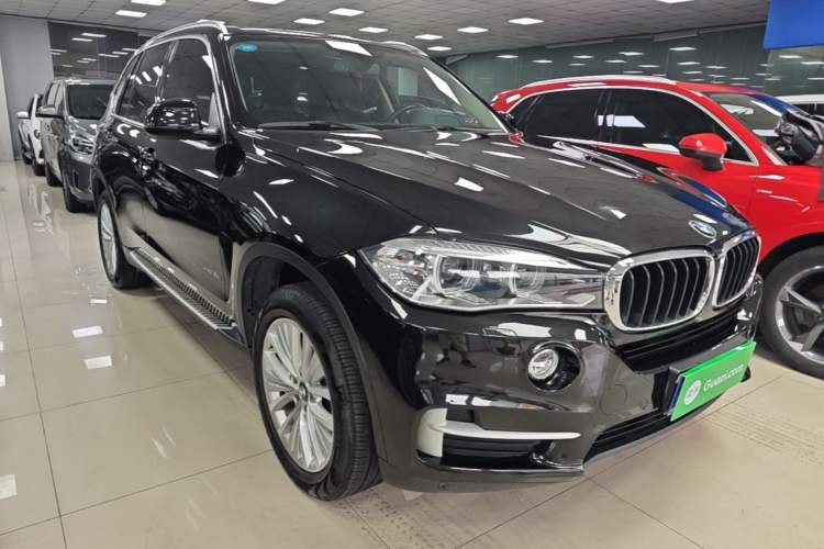 Used BMW X5 2014 xDrive35i Leading Model Front Right 45 Deg