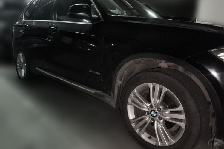 Used BMW X5 2014 xDrive35i 3.0T 5-seater Middle East version Front Right 45 Deg