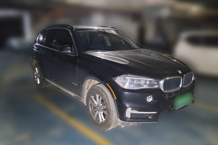 Used BMW X5  Front Right 45 Deg